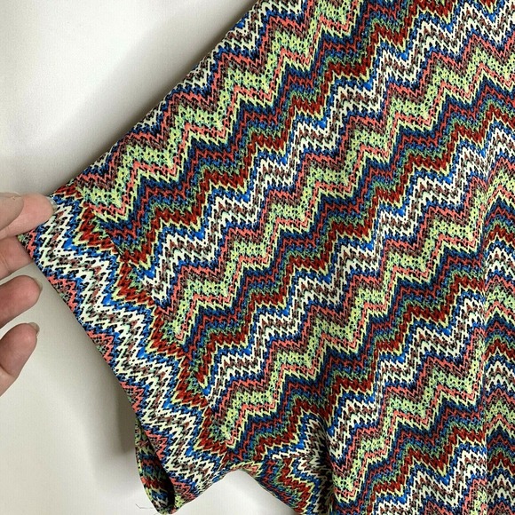 LUSH Womens Blouse Top Size Small Abstract V Neck Tunic Length Blue Cream Red - Picture 4 of 8